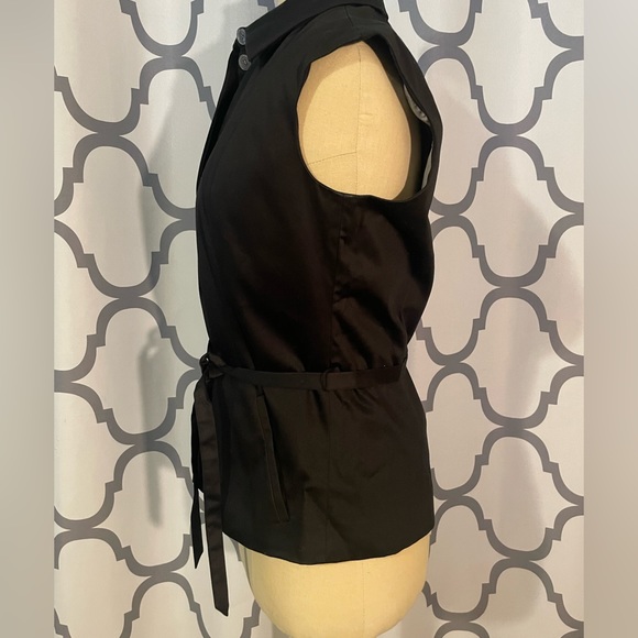 🤍shirt-style black vest from the Limited🤍 - Picture 5 of 7